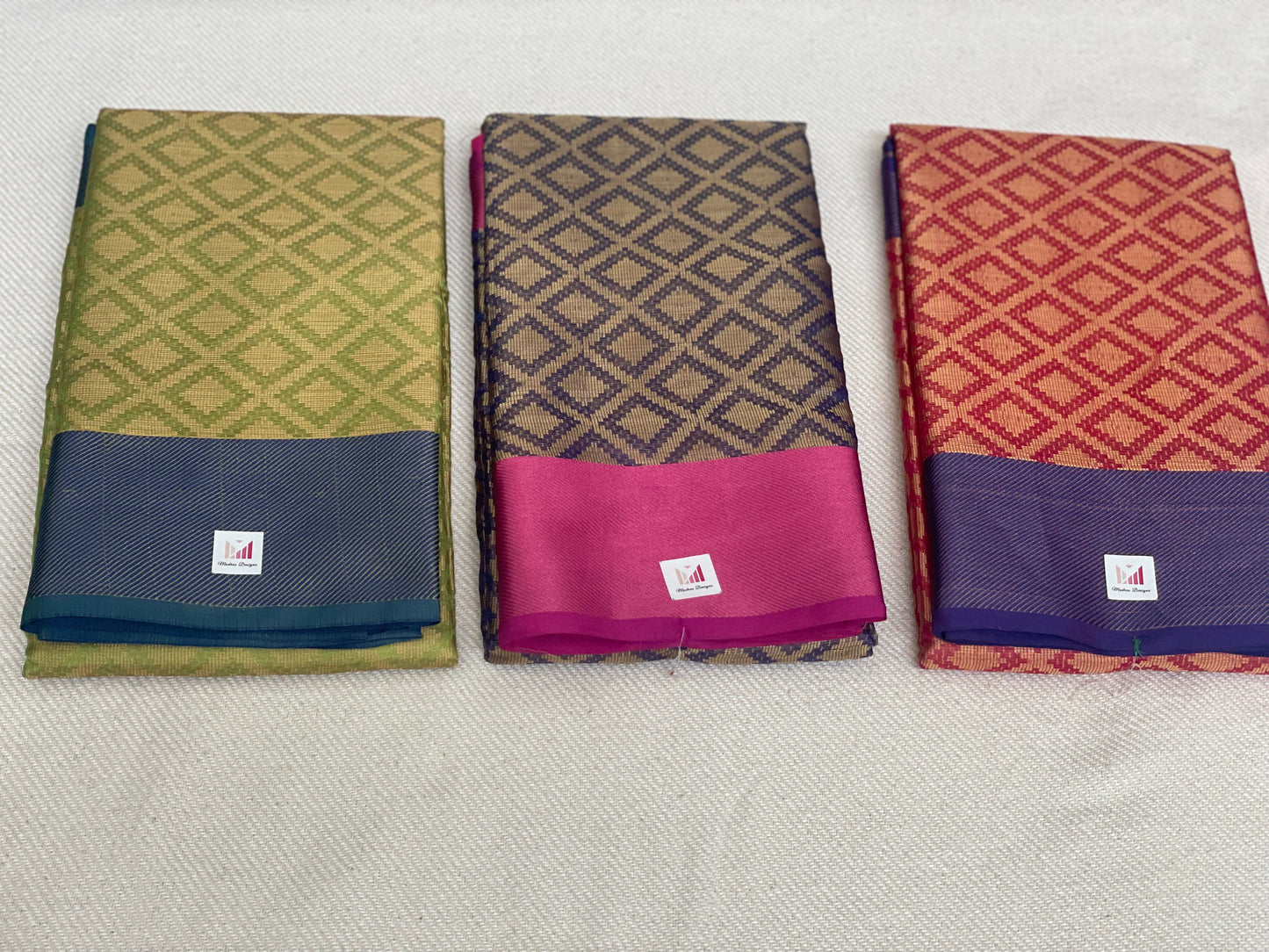 Banarasi Soft Silk Saree With Contrast Pallu And Blouse