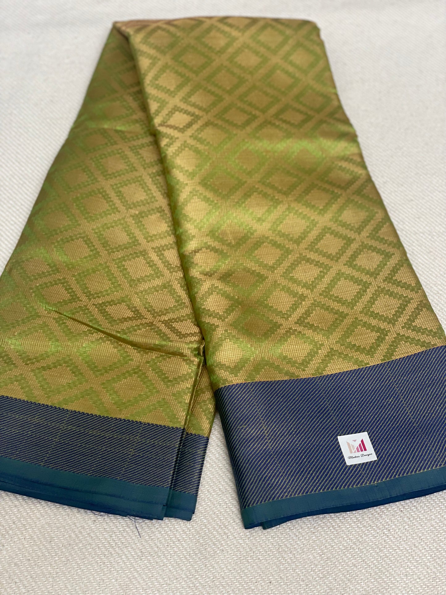 Banarasi Soft Silk Saree With Contrast Pallu And Blouse