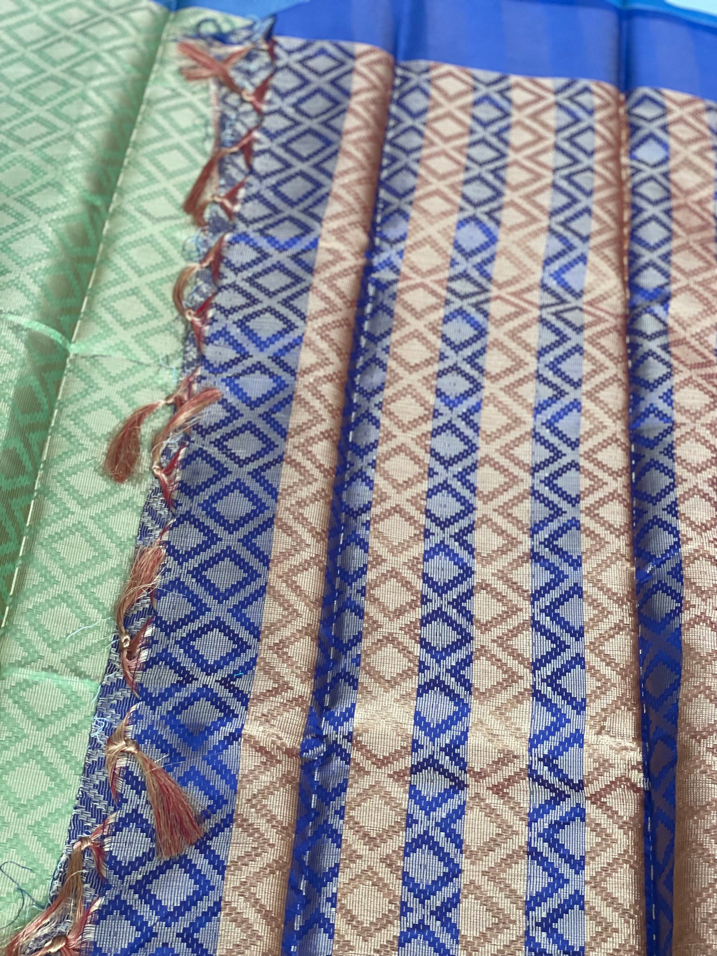 Banarasi Soft Silk Saree With Contrast Pallu And Blouse