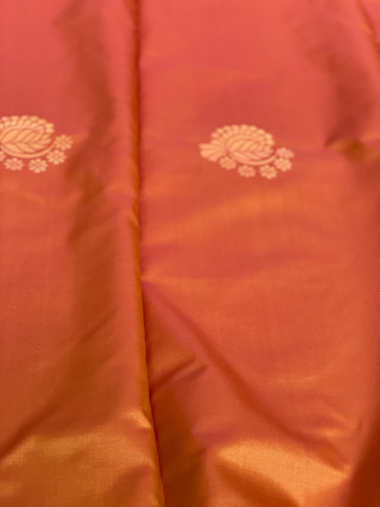 Borderless Soft Silk Saree double shade with tassel work