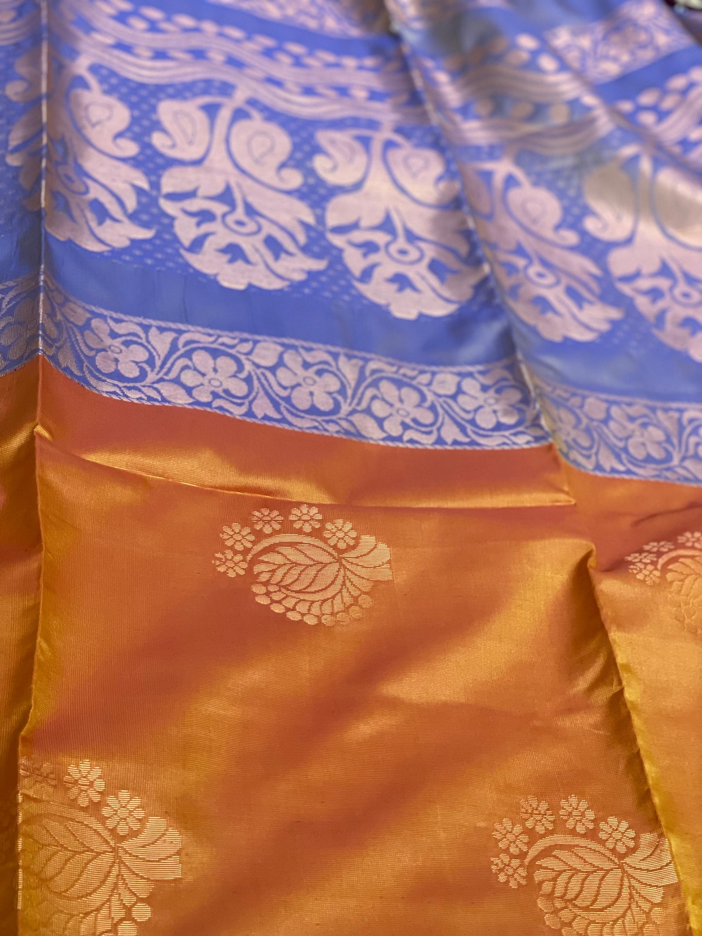 Borderless Soft Silk Saree double shade with tassel work