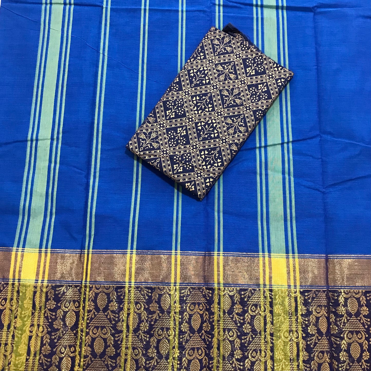 Pure Handloom Cotton Saree with separate blouse piece